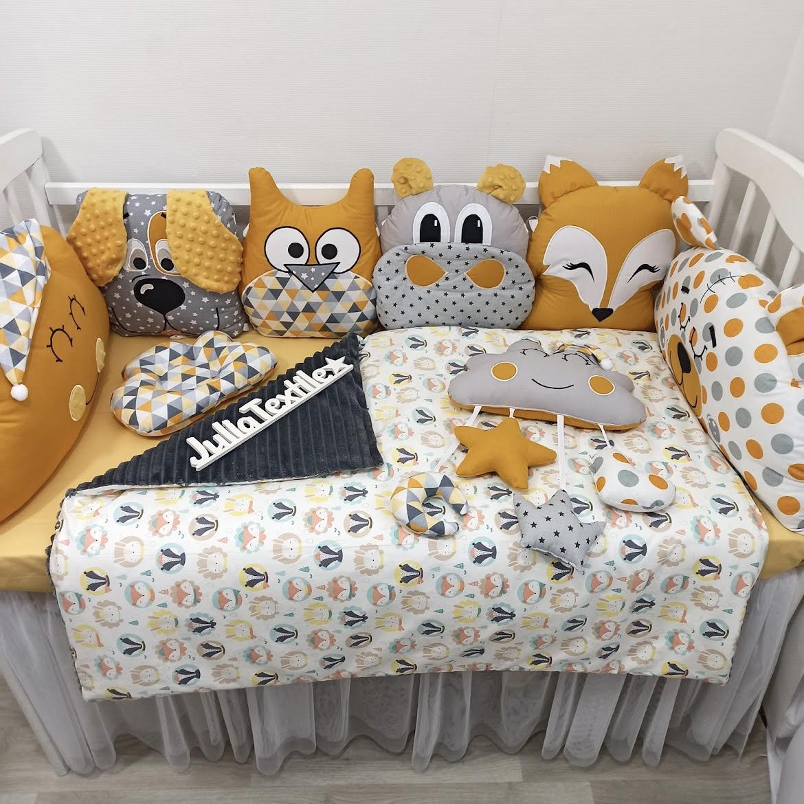 Set cuscini personaggi con volpe arancione