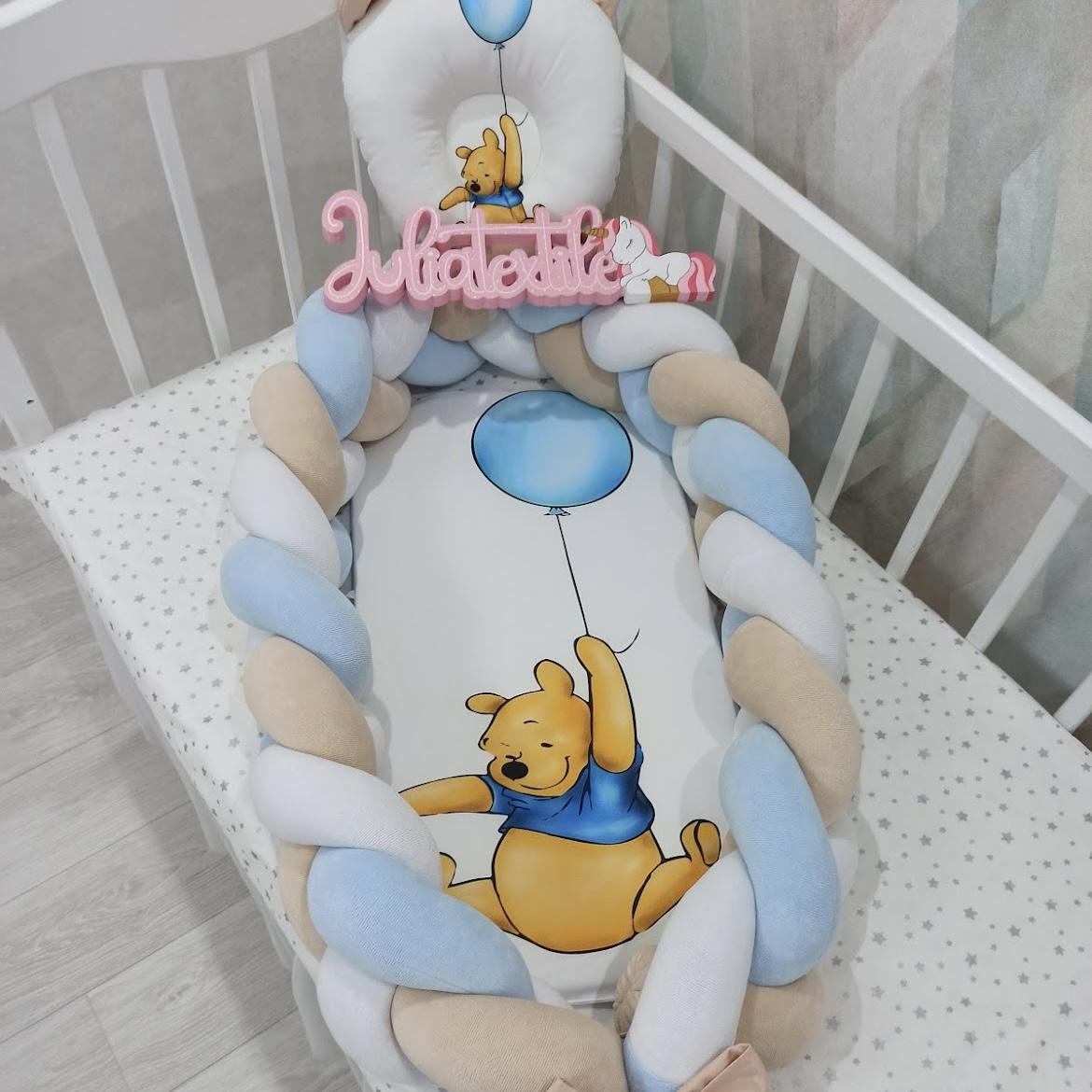 Woven reducer with Winnie the Pooh print with light blue beige cream balloon