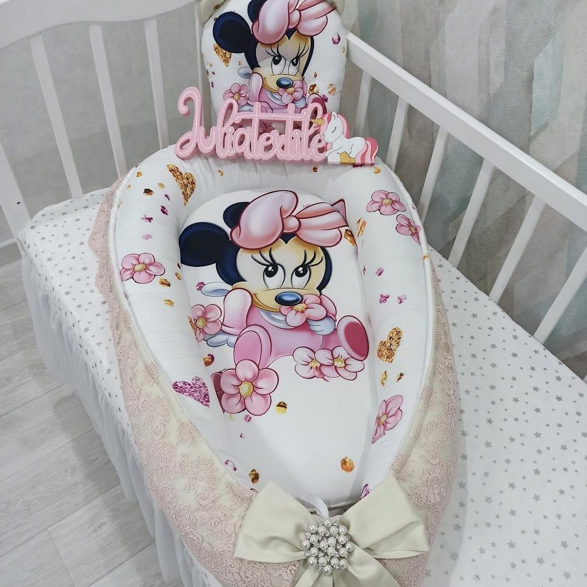 Riduttore decorato con pizzo e la stampa minnie con fiore rosa panna