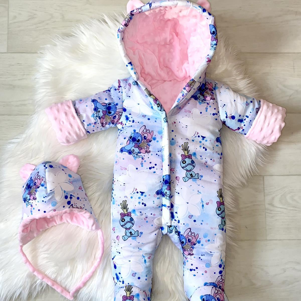 Winter onesie with the delicate pink-white stitch print