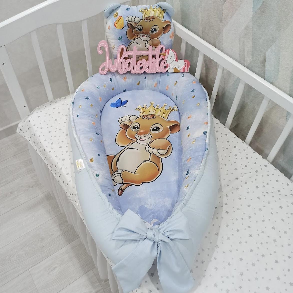 Reducer with pastel blue baby Simba print