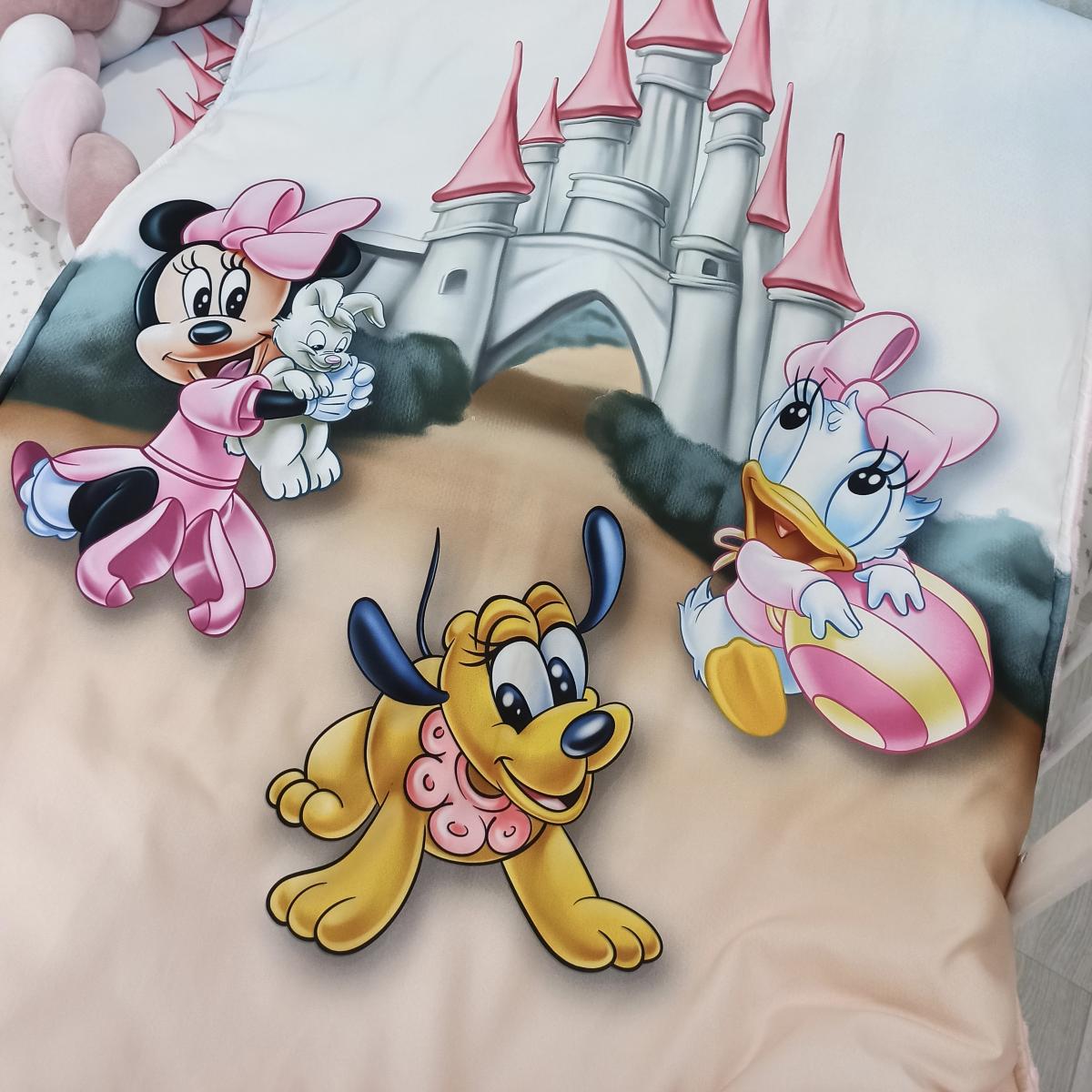 Double-sided blanket with Disney friends Minnie Daisy Duck print