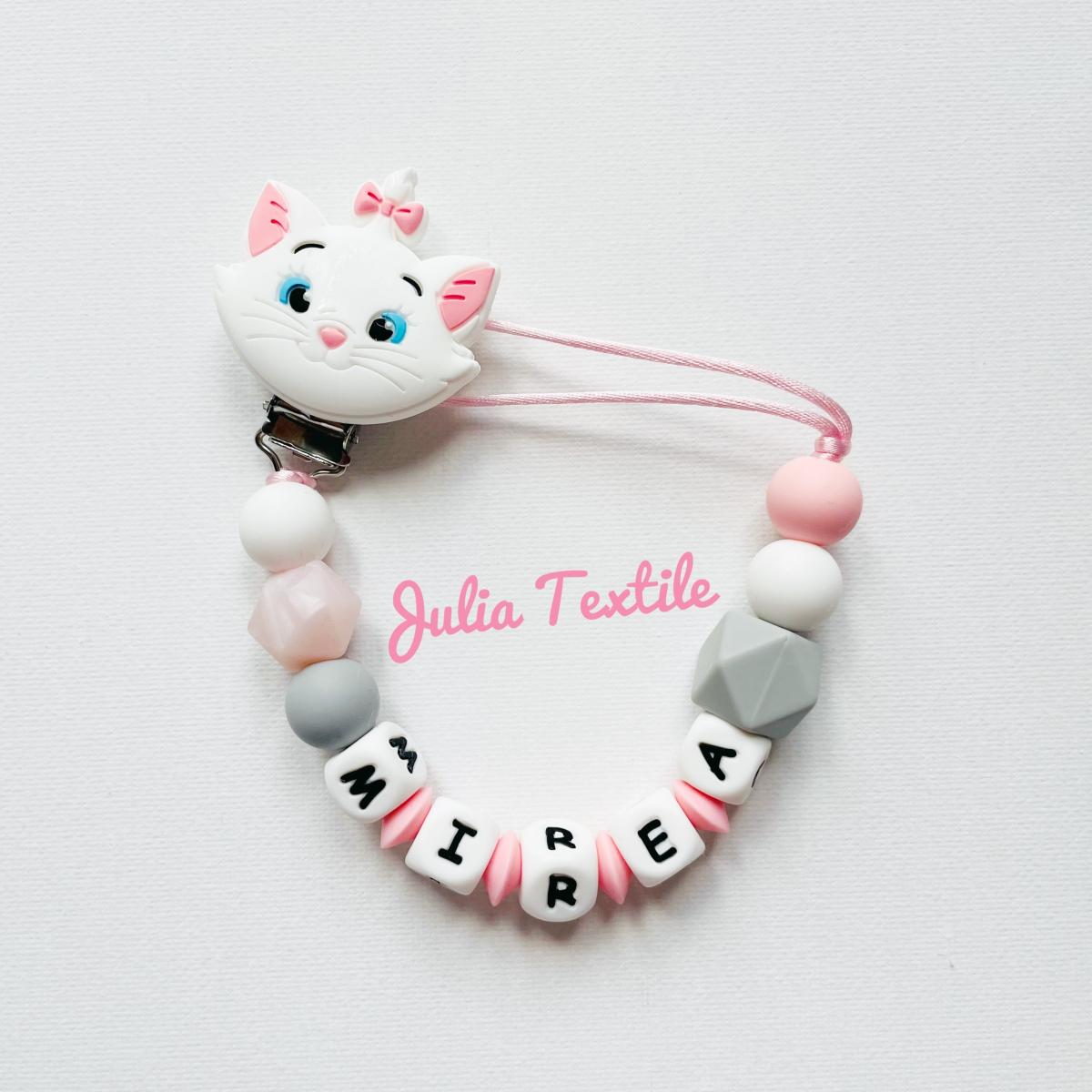 Chain with white gray white cat name