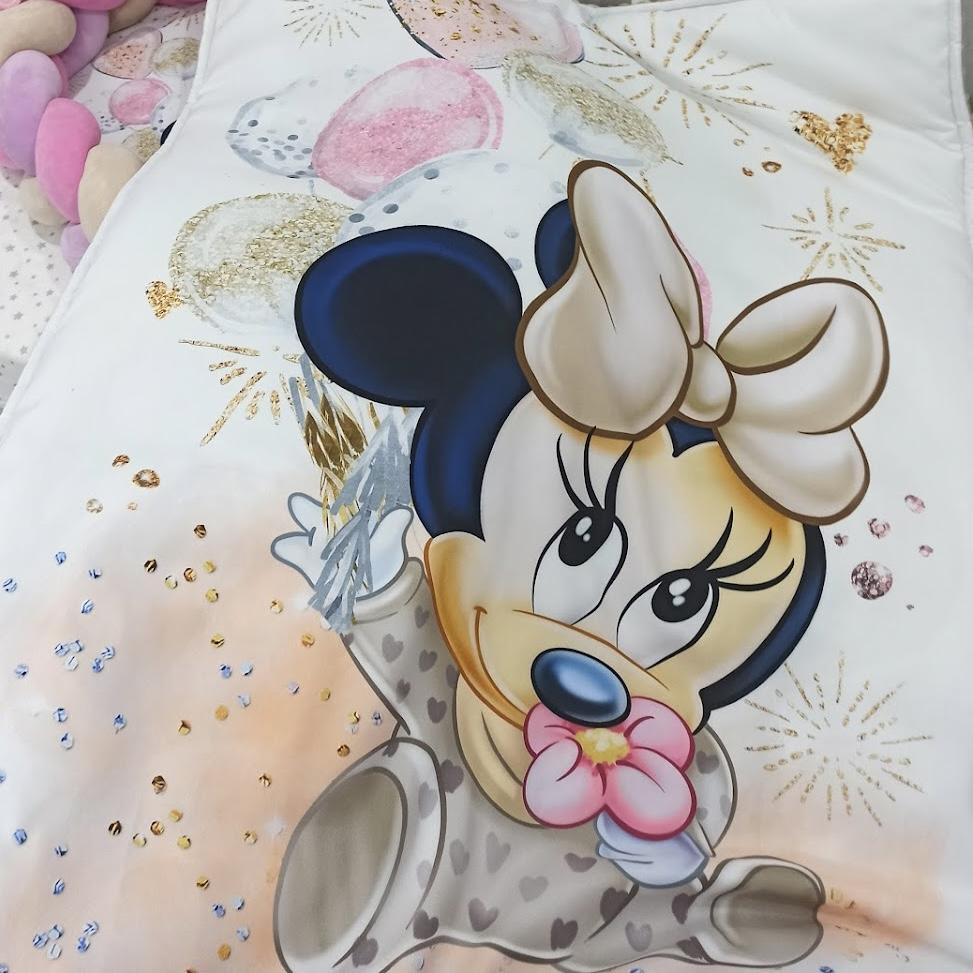 Reversible blanket with Minnie Mouse print with dove pink balloons