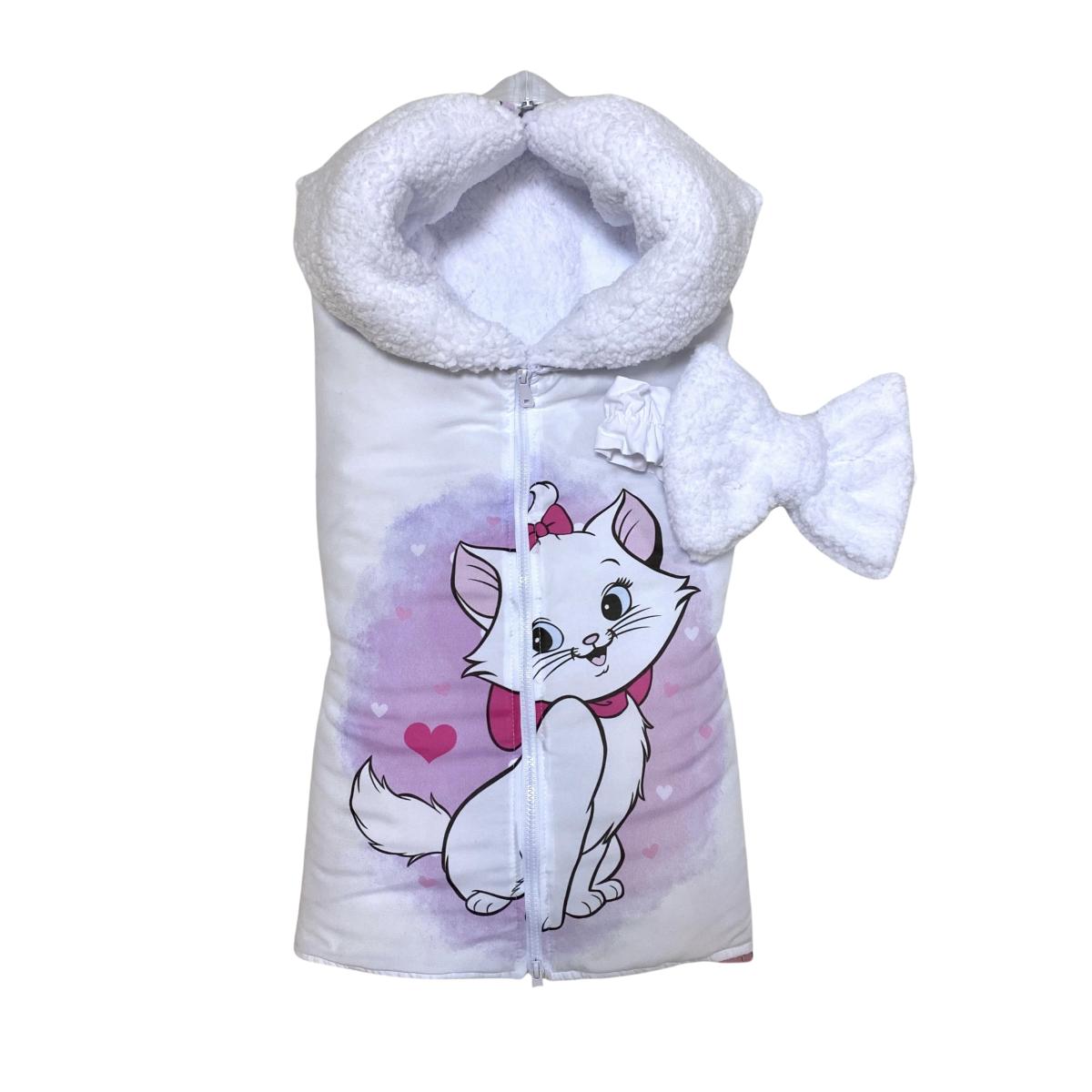 4 seasons sleeping bag with the Minu print with white and pink hearts