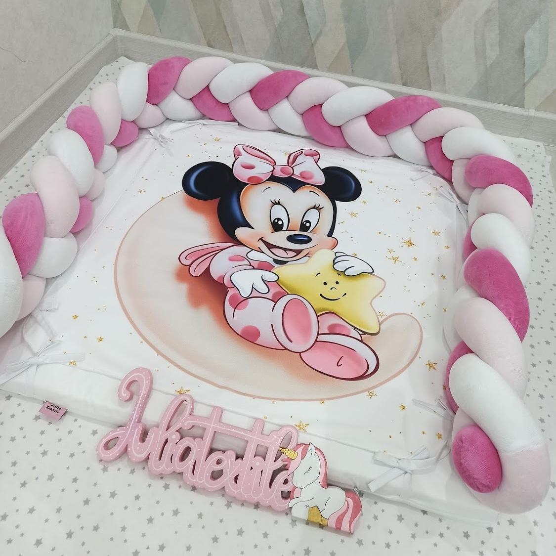 Disney Elegance: Woven Changing Mat with Minnie Mouse for Your Princess"